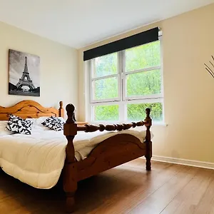 Stunning 2-bed In Free Parking Apartment