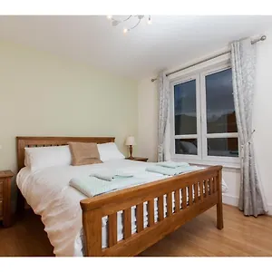 Spacious, Central Apartment